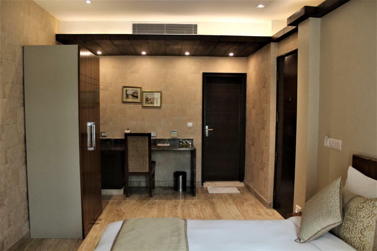Royal Residence Iffco Chowk Gurgaon Exterior foto