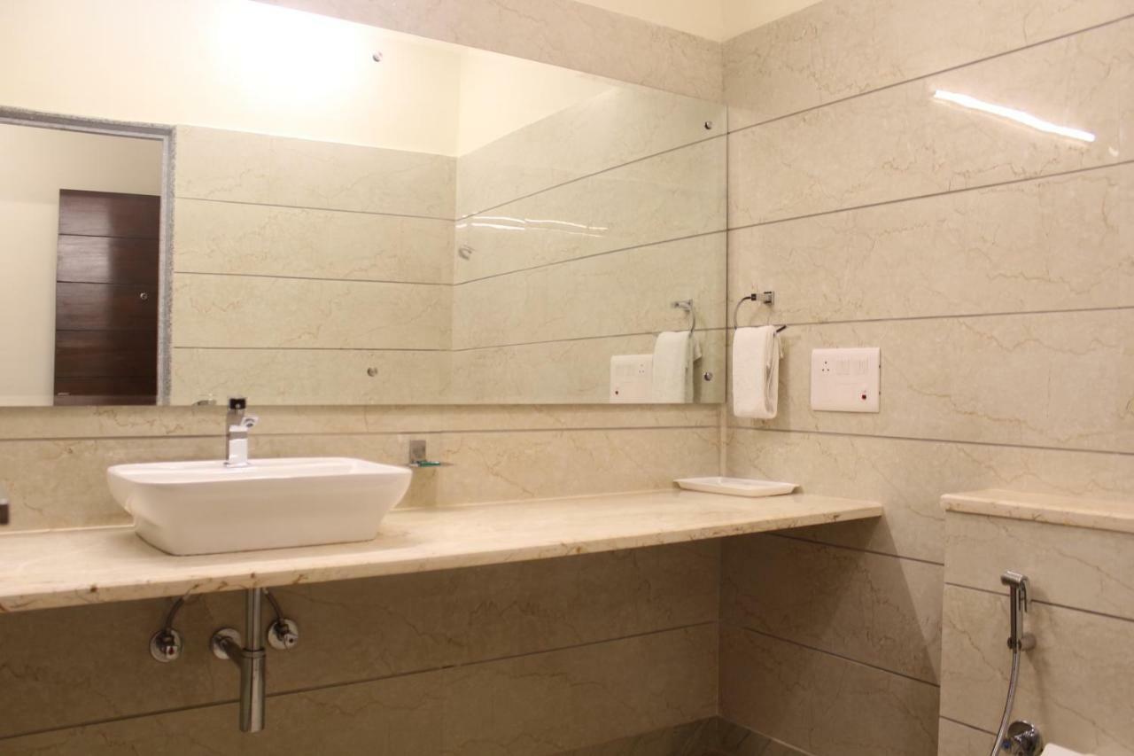 Royal Residence Iffco Chowk Gurgaon Exterior foto