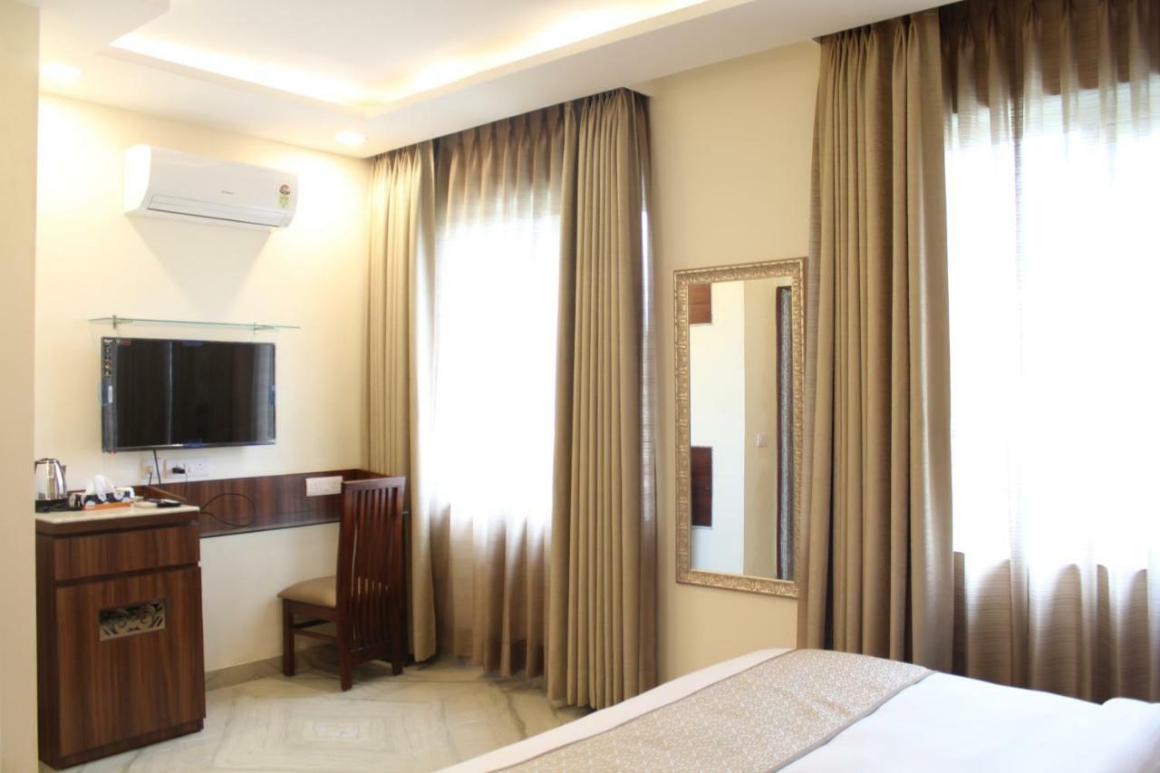 Royal Residence Iffco Chowk Gurgaon Exterior foto